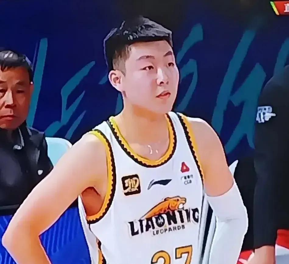 俞泽辰被摆上货架，纯属自作自受——近期辽篮频传交易传闻，每次交易绯闻对象都少不了