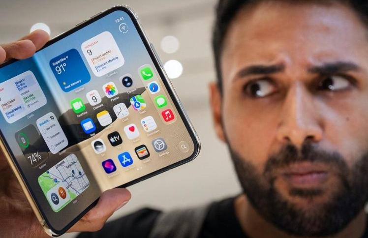 苹果这次把锅甩得挺利索。iPhoneDuo不支持微信双开，客服原话是“苹果