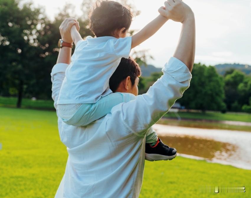 北京，男子和前妻约定：女儿跟着前妻生活，男子每月给女儿6000元抚养费。可4年后