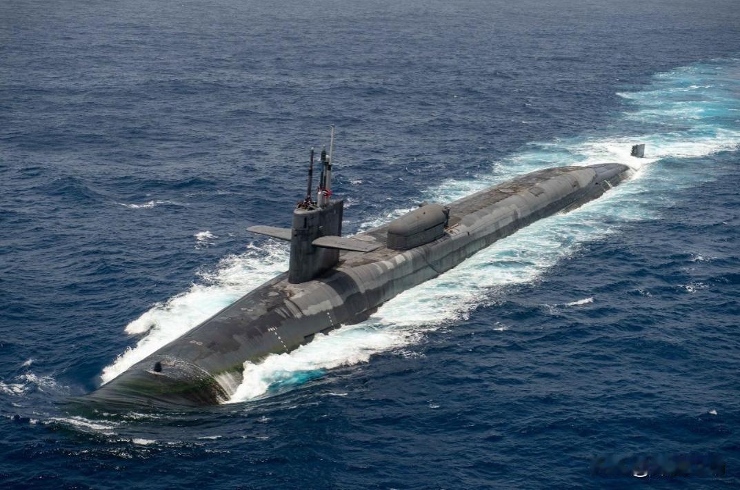 美国特种兵就当着俄军核潜艇面前，就直接动手扣押俄罗斯石油巨轮！事实说明，俄罗斯海