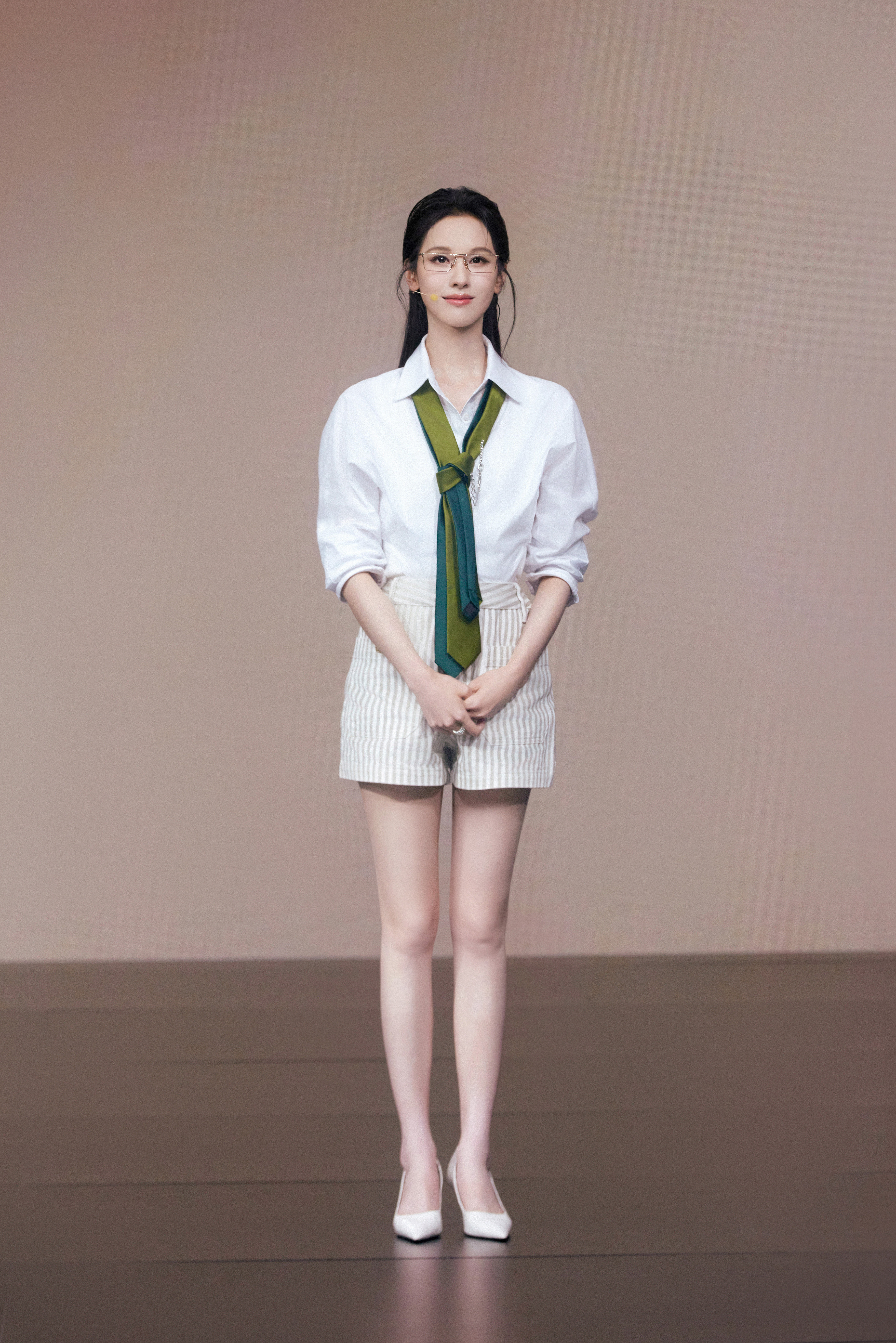 👠陈都灵雾妄言曾舜晞说大尺度戏是陈都灵教着演的陈都灵晒追剧团合照