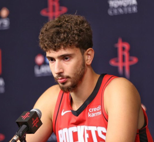 杜兰特现在使用率太高了根本没人能分担，阿门表现已经尽力消化部分球权，算可圈可点了