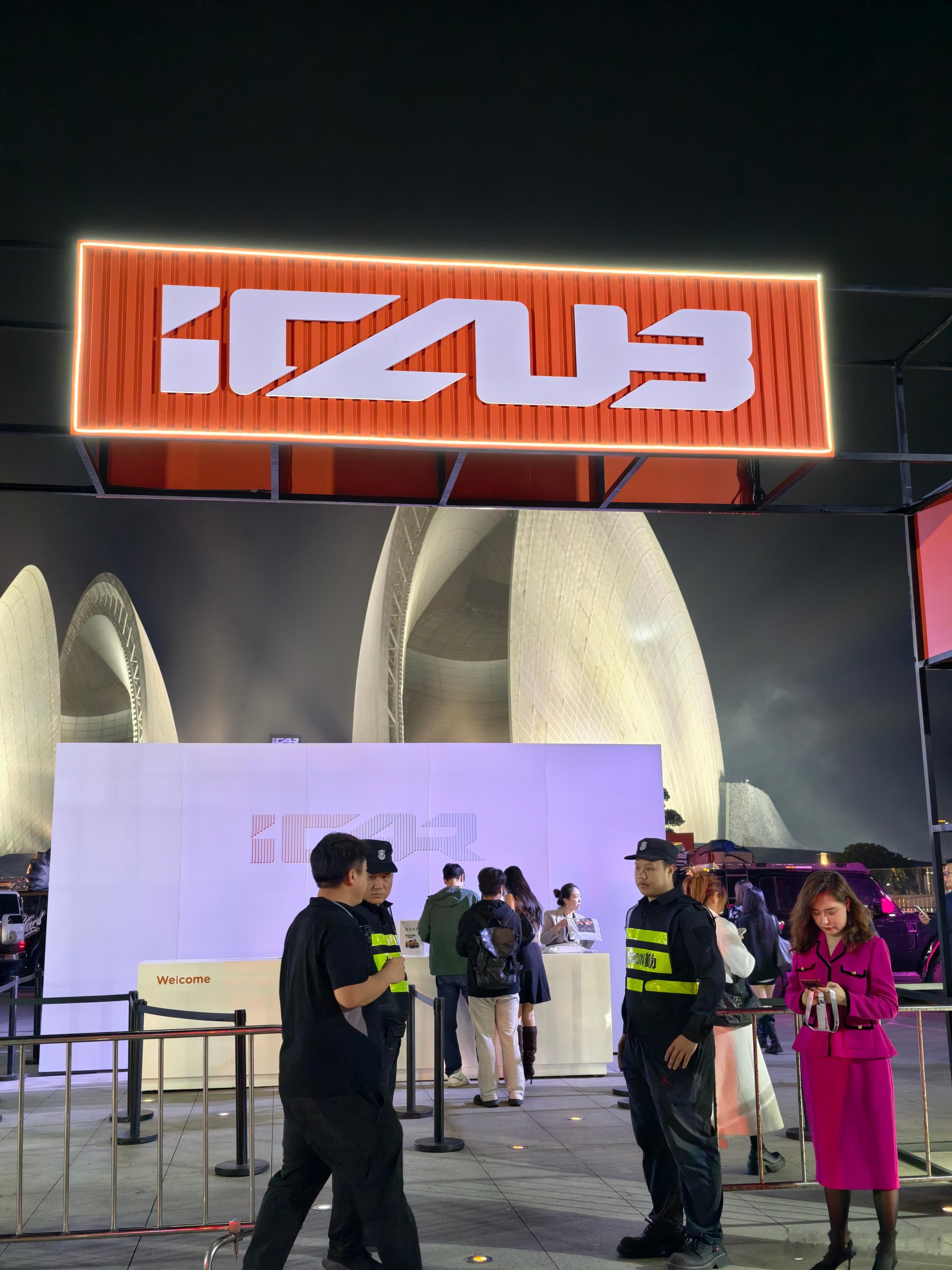 这个肉包我是真的很爱吃皮暄软～肉馅鲜美～满嘴留香～哎我是来干什么的？尽兴一起玩i