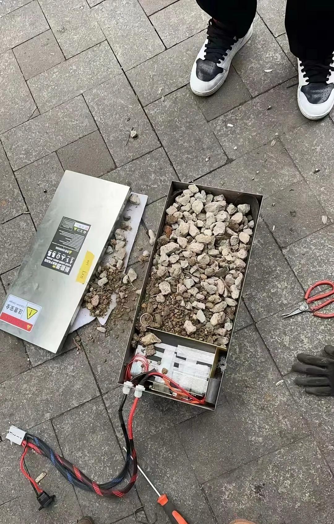 这是我1500元，买的电动车电池！