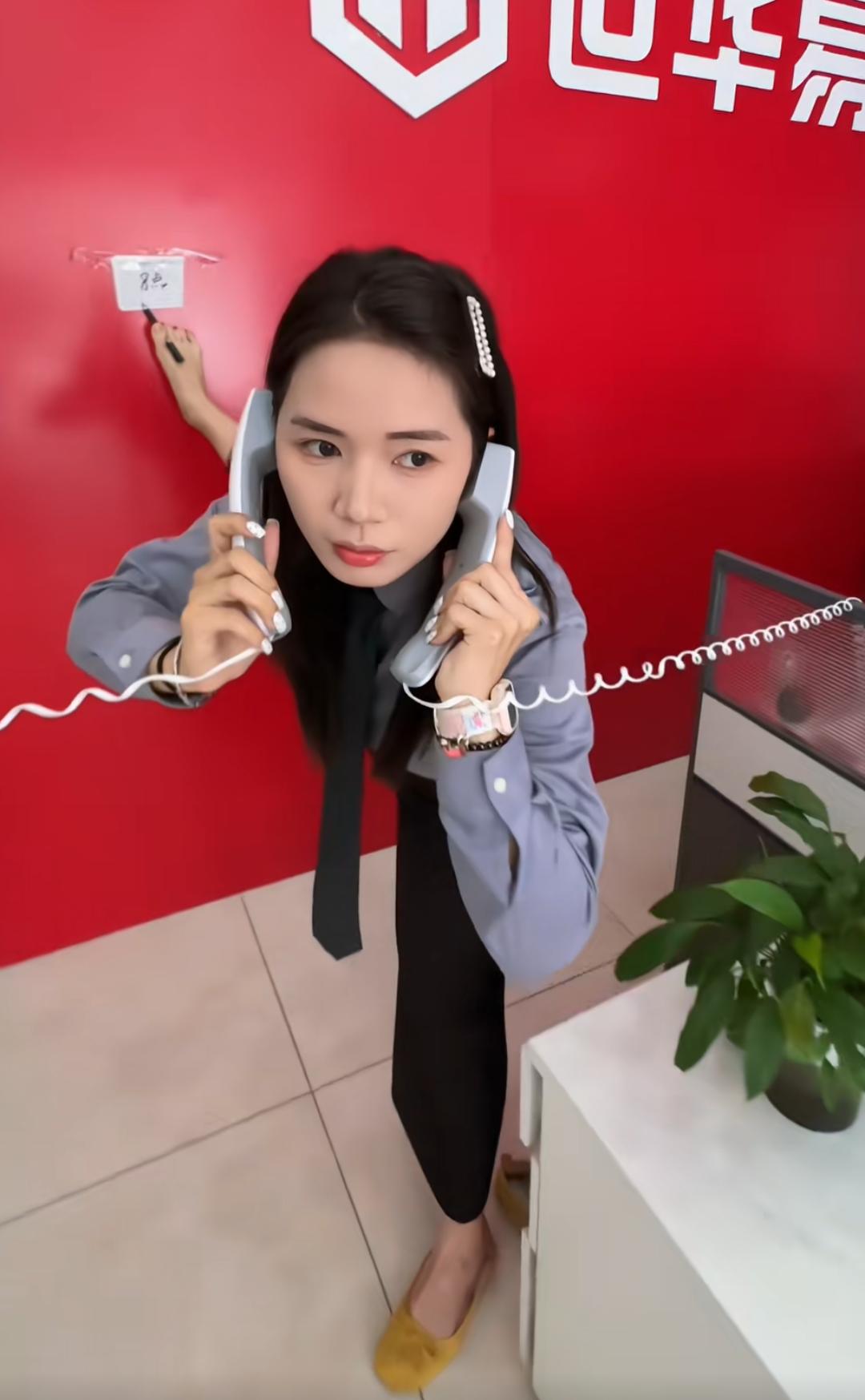 妹子，老板不给你涨工资的话，我把我的工资给你！[无奈吐舌][赞]