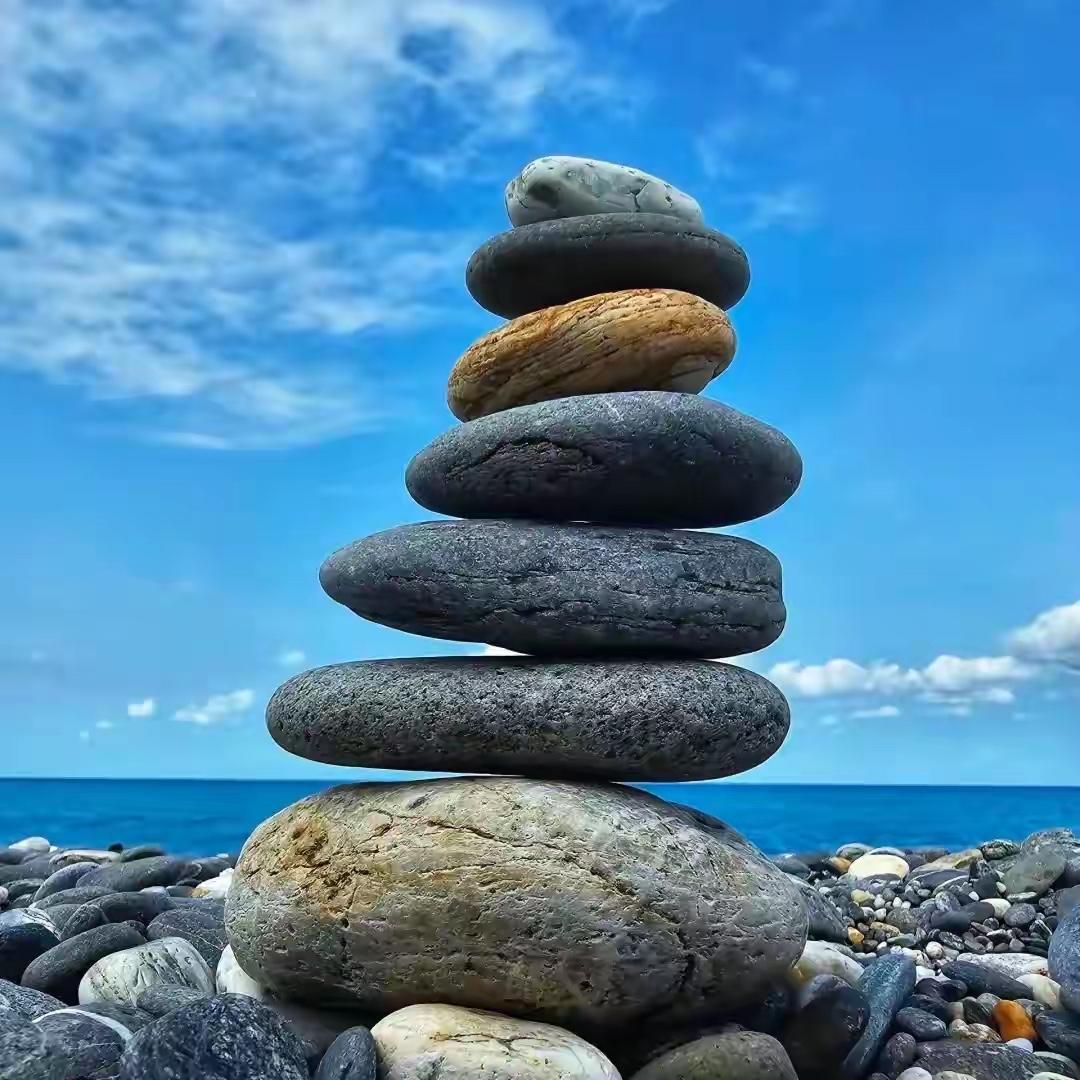 奉劝大家，只要你的孩子是亲生的，就千万不要天天当着孩子的面刷短视频、熬夜追