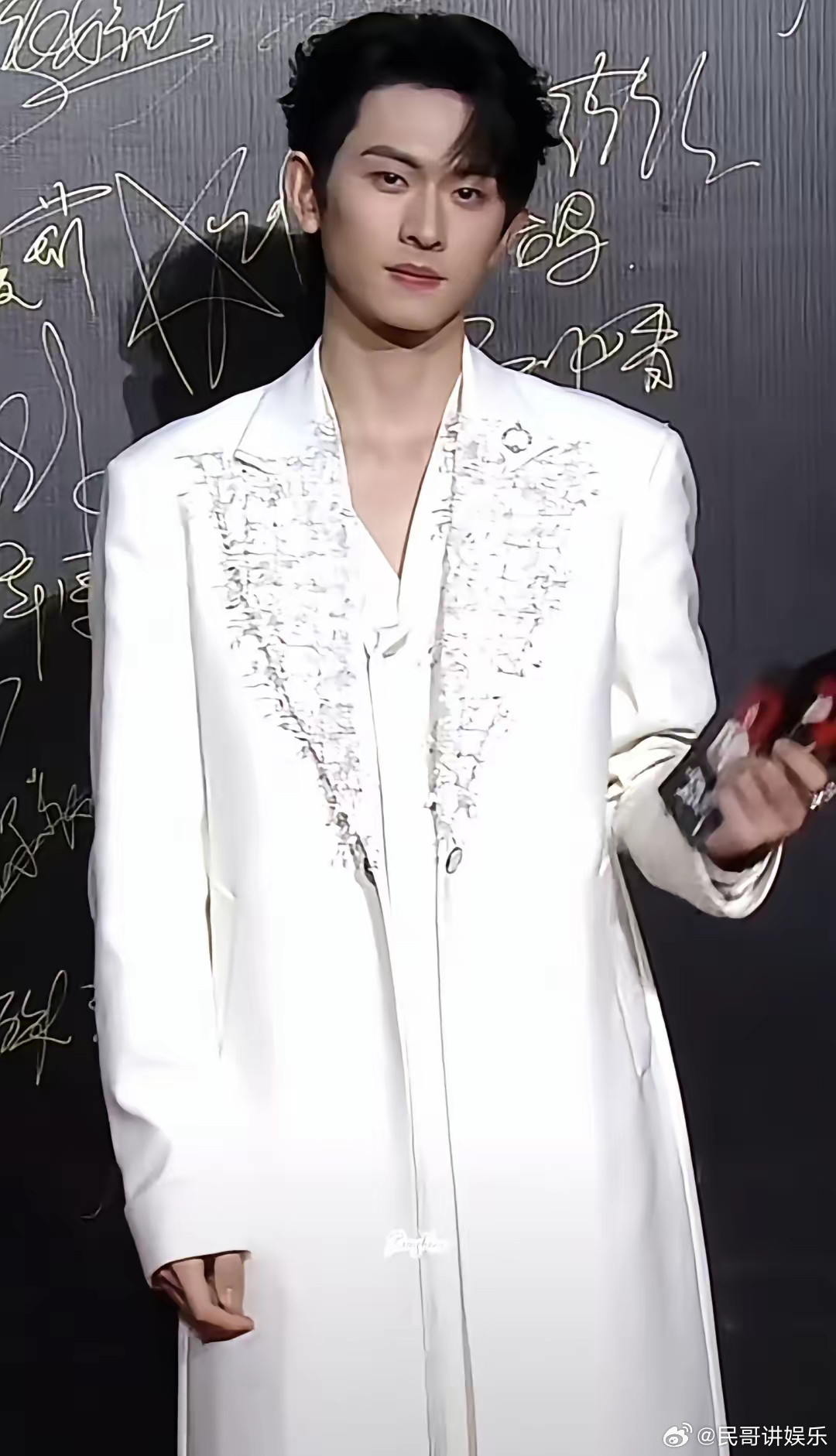 陈添祥拿了年度号召力星耀男演员，这奖看着新，其实挺有分量。他23岁，原本是播