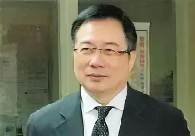 台湾名嘴蔡正元在一档节目中，关于对蒋介石的灵柩，移回大陆之事，说大陆不大