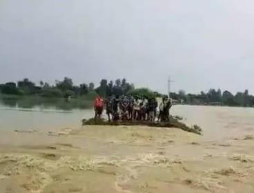 如果在吉隆口岸提前约8分钟得知上游冰川崩塌、泥石流即将到达，你会怎么跑？沿着