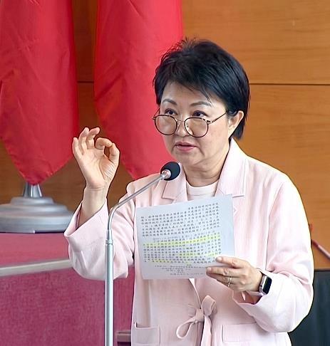 卢秀燕没有就马英九基金会风波发表意见，台中市议会26进行市政总质询，卢秀燕与陈俞