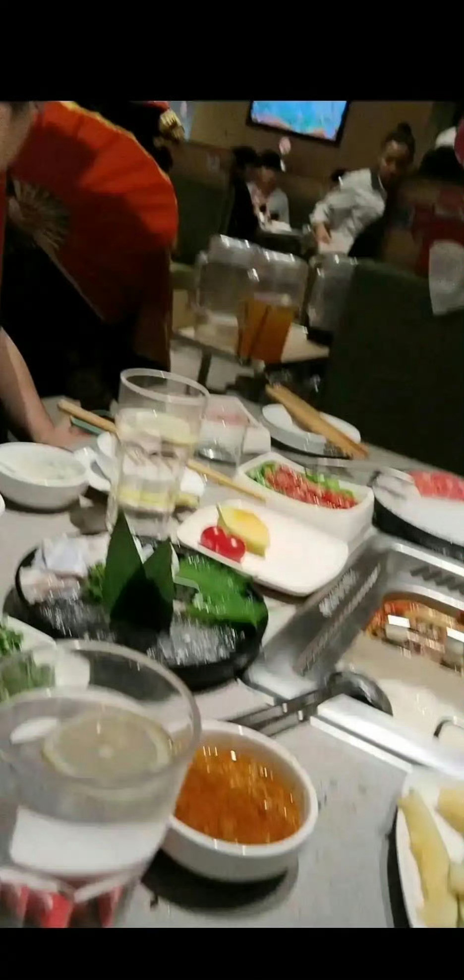 今天终于知道海底捞的服务原来是这么来的[捂脸哭]​​​