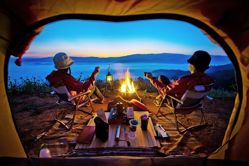 高段位女生都在用的5招，彻底征服男人心。1.不要频繁得联系他，记住你越是频繁联系