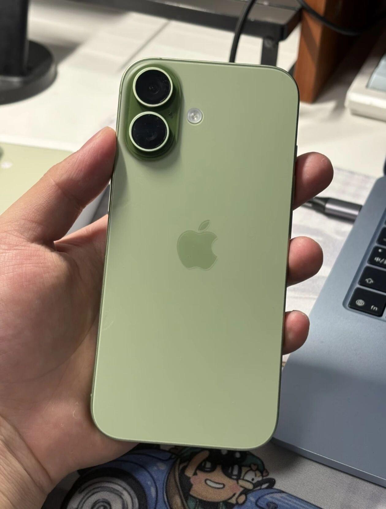 iPhone17和iPhone17e最后还是选了17现在用的是苹果16，128g