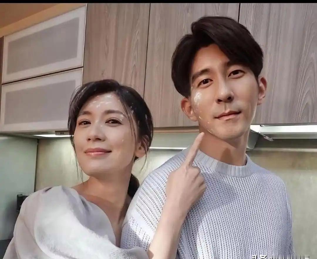 看见没？又是诊断书。白纸黑字，盖着红章，写得明明白白。可人心里那本账，早就