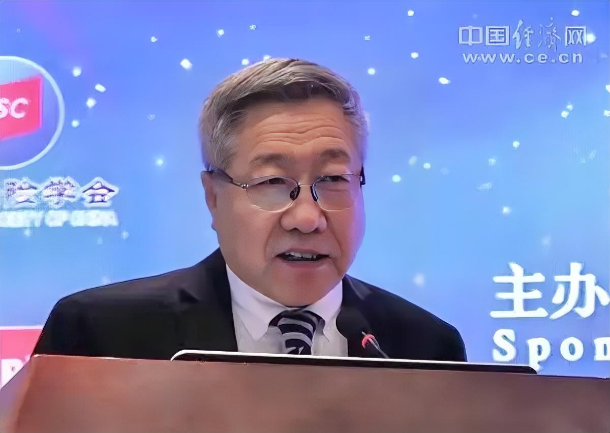 全民刷屏“彻查郑秉文”，真正的民意早已藏不住了“支持彻查郑秉文”能冲上热搜