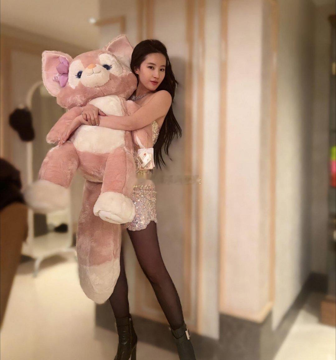 不愧是中国第一美女刘亦菲，谁能顶得住啊？​​​