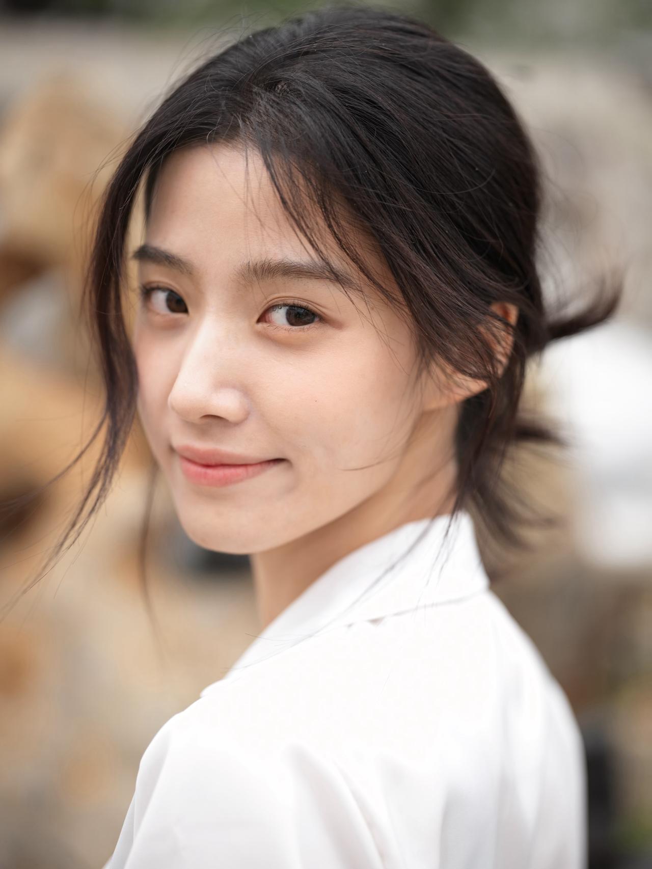 卢昱晓文艺感拉满了！