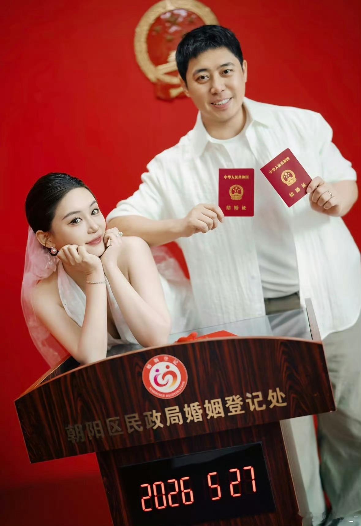 曝肖旭出轨哇塞。肖旭被爆与石蕊13年恋情，有8年都在出轨，这怎么个事儿，新婚之日