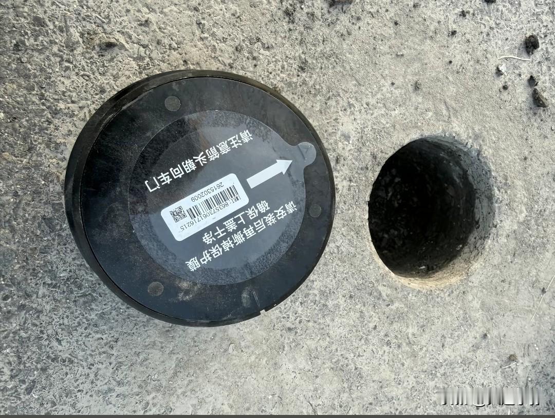 大连星海广场新埋黑圆盘不是专属免费车位！一文看懂真实用途星海街一圈全新白色