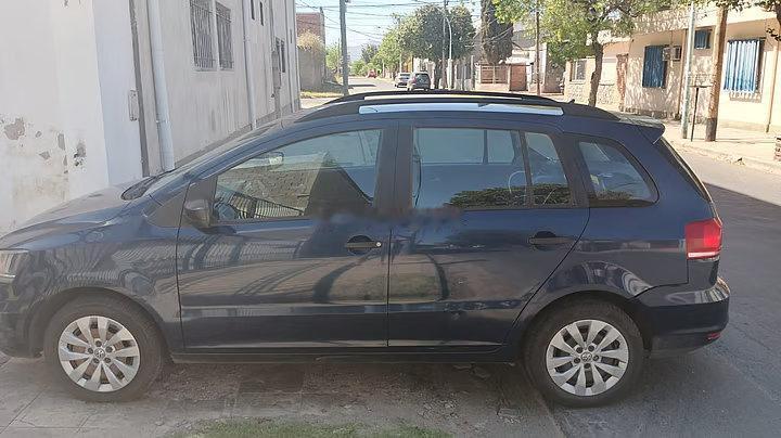 大众suran，这是2016年在阿根廷上的牌，101马力汽油机+自动挡+前驱，这