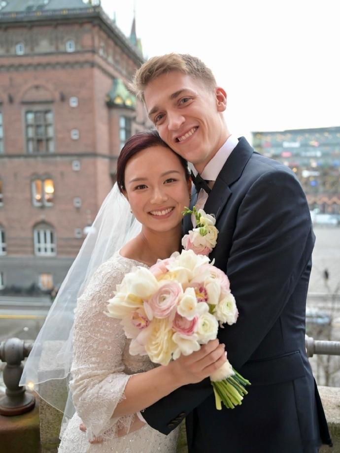 安东万远这是第三次拍婚纱照了（今天是正式登记）王子你看看韩林呢该努力了！爱老婆就