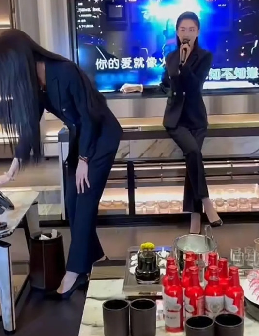 这是哪里的KTV，风格严肃，甚是喜欢