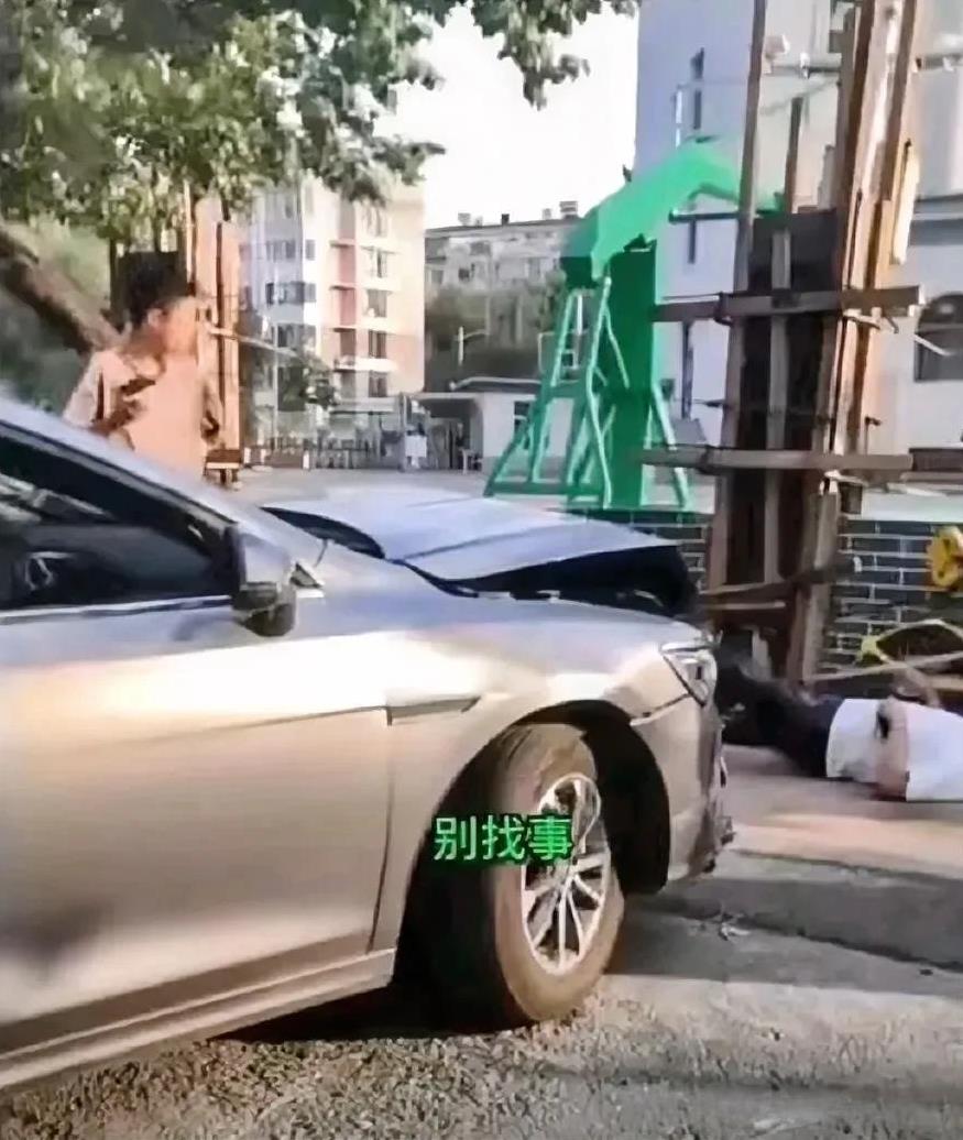 这个19岁的年轻小司机，戾气太重！他的确留下了一句“没人治你，00后治你”的经