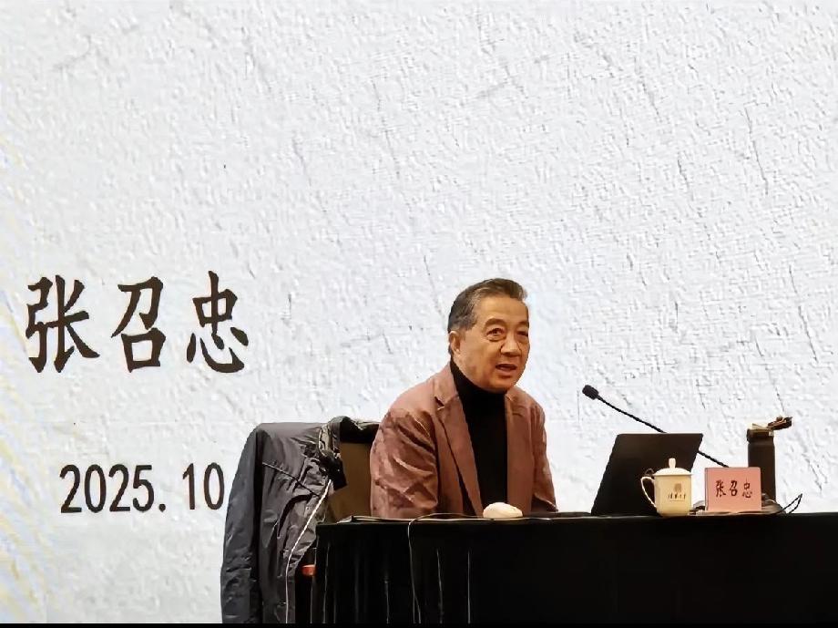 原来如此!张召忠怪不得这么长时间没露面了！原来张召忠老师在照顾自己患有阿兹海默症