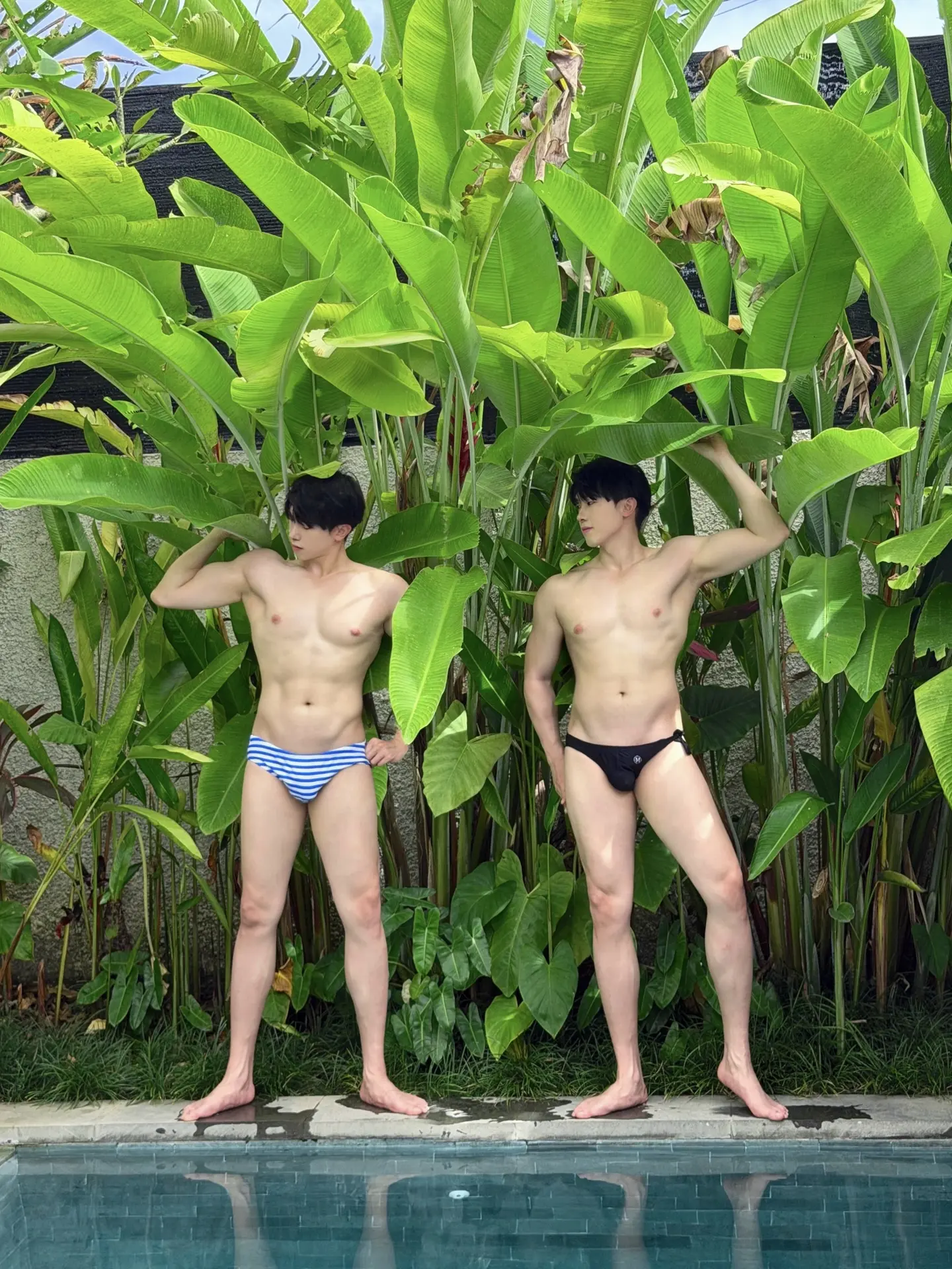 和弟弟巴厘岛的新泳大比拼💦。来巴厘岛肯定要游泳嘛🏊🏻 所以我俩把...