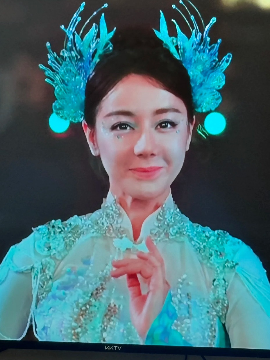 谁给热巴画的妆啊！？