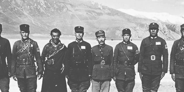 1950年，解放军接管新疆边境一哨所，发现8名国军已经驻守4年，因为国民党溃败，
