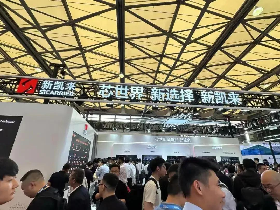 搭载国产7nm芯片的5G基站已在三大运营商完成现网测试。测试数据显示，其功耗比上