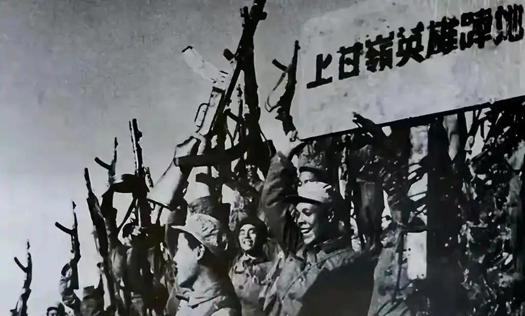 当年抗美援朝为什么谈判，不谈判可能结果不同，原因如下：兵力方面，中朝联军总共有1