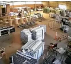  山东一个工厂老板，凌晨睡不着，随手点开了车间的监控。本以为只会看到