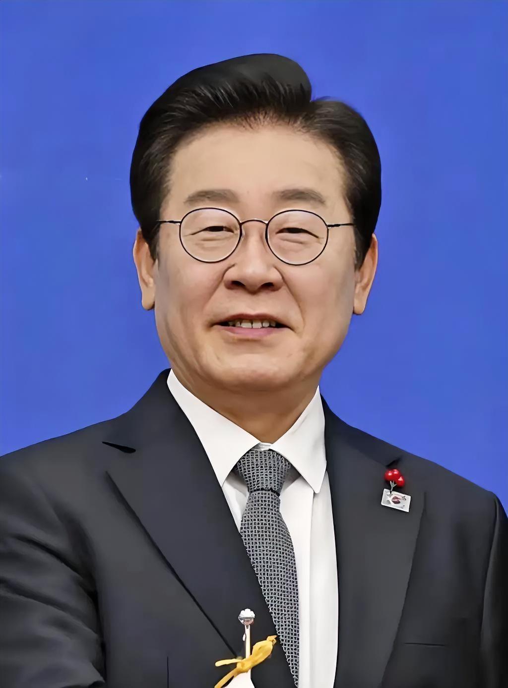好感度飙升！李在明三件事，彻底刷新中国网友对韩总统认知最近，韩国总统李在明在中