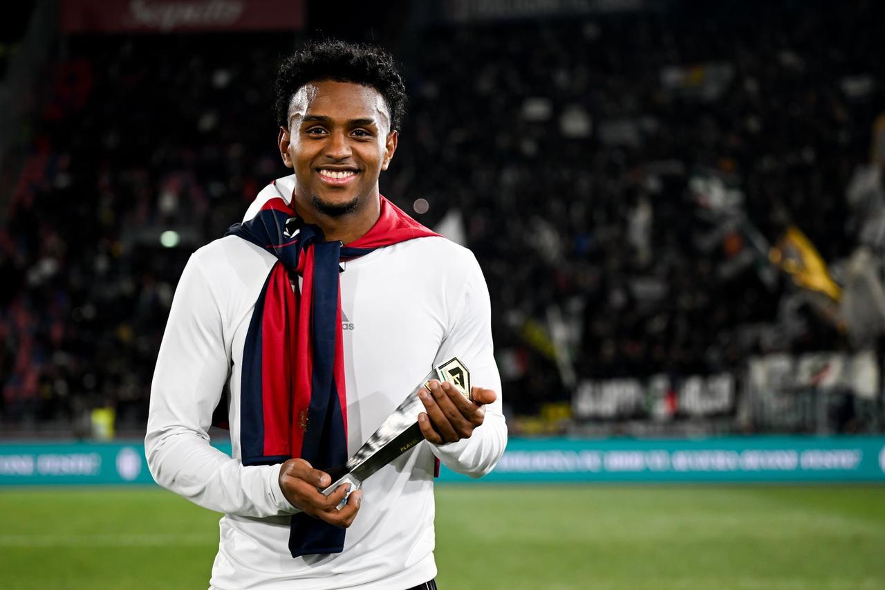 尤文图斯客场1-0战胜了博洛尼亚，进球功臣卡瓦尔赛后采访：“我跟贝尔纳代斯基