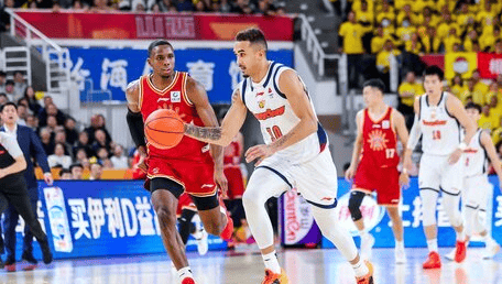 奎因: 迪亚洛是出色的球员, 我们之间的对位很有意思