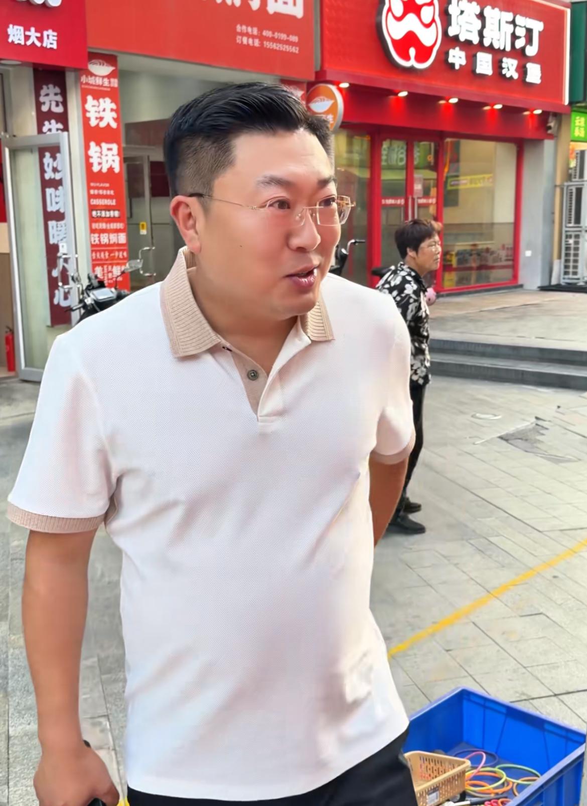又一网红团队撑不住了，官宣分手。8月12号晚，来自山东的知名网红团队“光杆宫司
