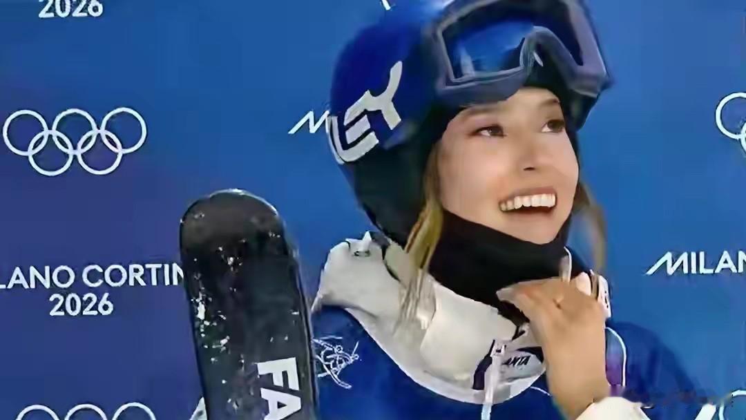 9天，0金！全网都在等首金，千斤重担，全压在谷爱凌肩上。大年初一，她不是在比赛