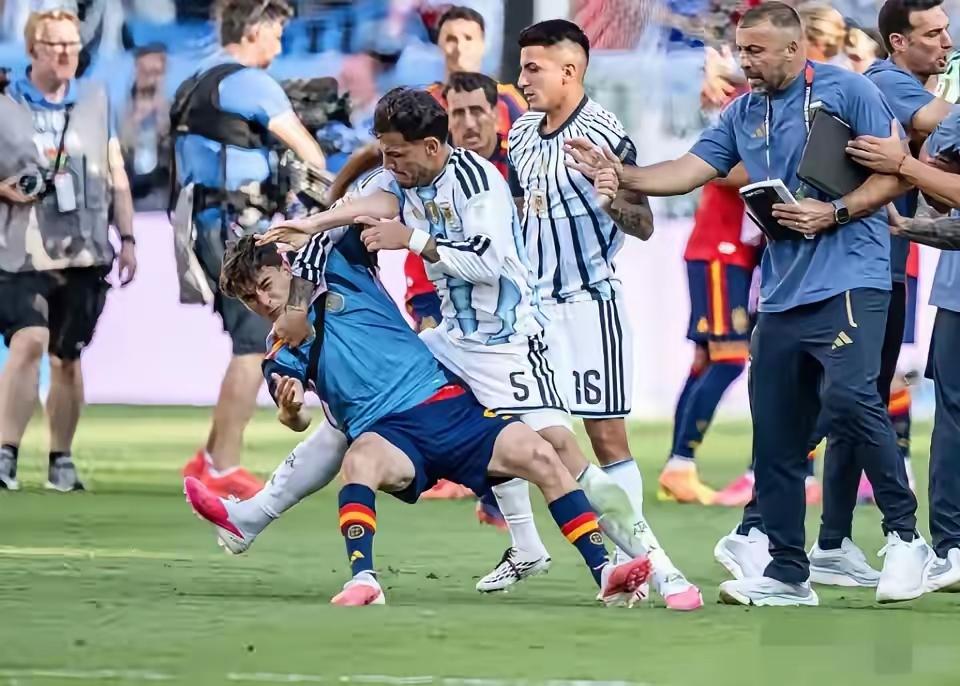 阿根廷队踢脏球由来已久，难怪国际足联不忍了当地时间7月29日FIFA官方