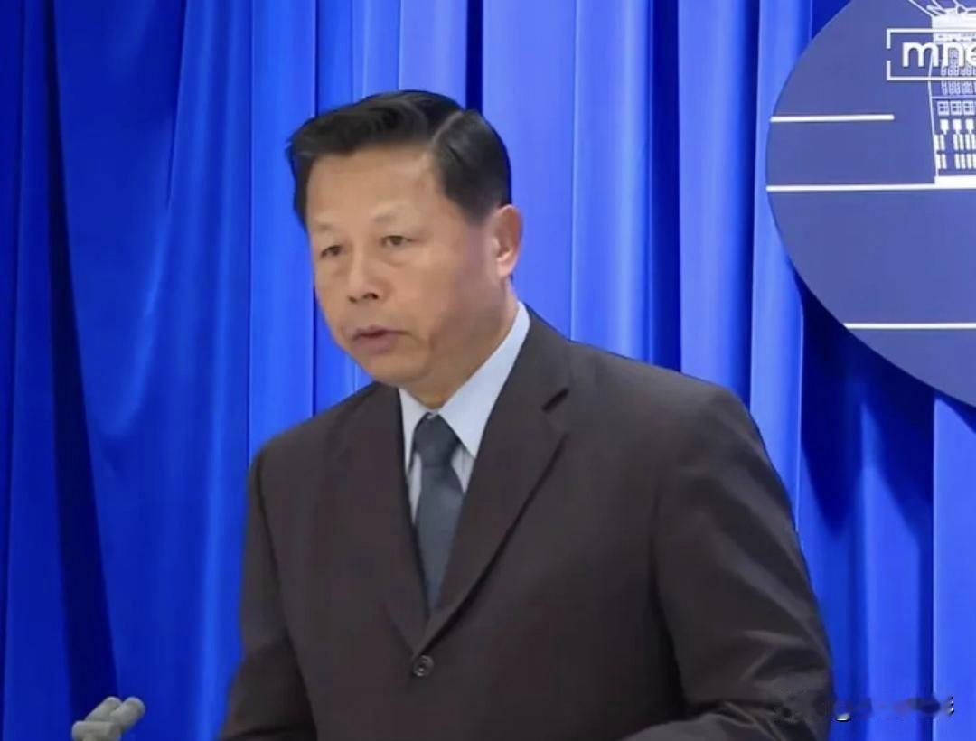 台“海巡署”让船只无视大陆海警登检？上个月真遇上的时候，他们连靠前都不敢。