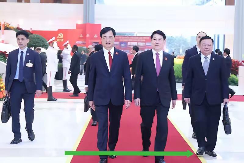 阮维玉有点过了！阮维玉和梁强一起去开越南大会，竟然走在梁强前面！要知道梁