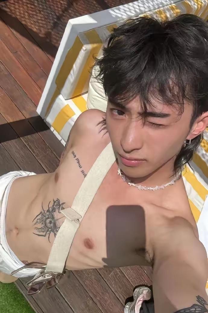 一个不好的婚姻对孩子的影响真的太大了，伊能静的儿子小时候本来好好的，结果长大了却