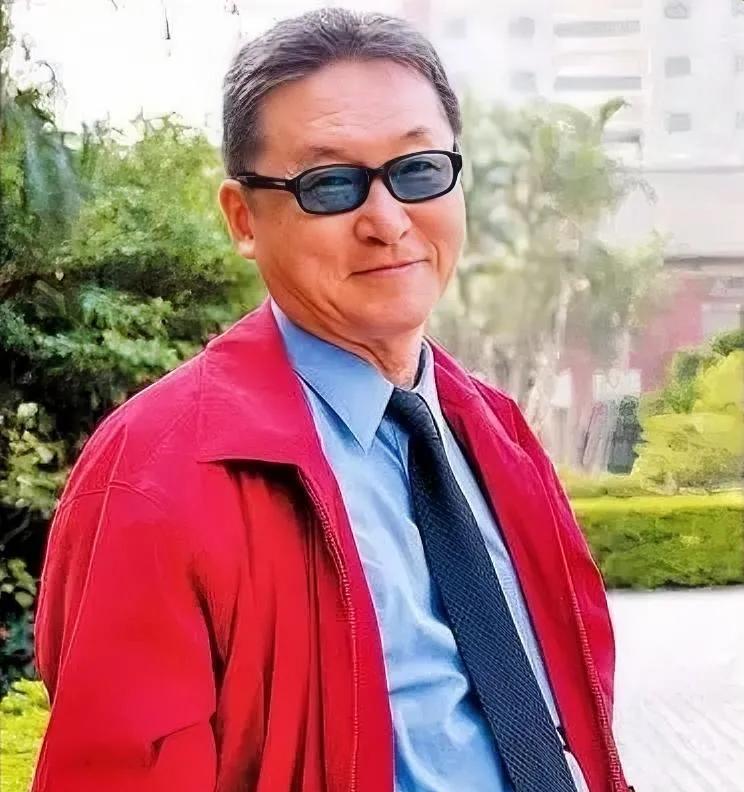 作家李敖说：“没有一个男人不偷腥，没有一个女人不怀春，自古英雄爱美女，自古嫦娥