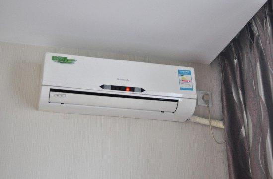 空调频繁开关真能省电吗？实测数据揭开惊人真相。夏日炎炎，空调电费直线攀升，网