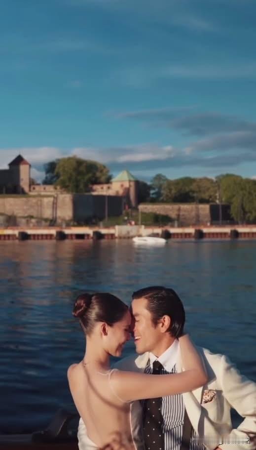 Nadech、Yaya挪威婚礼的婚前派对。。