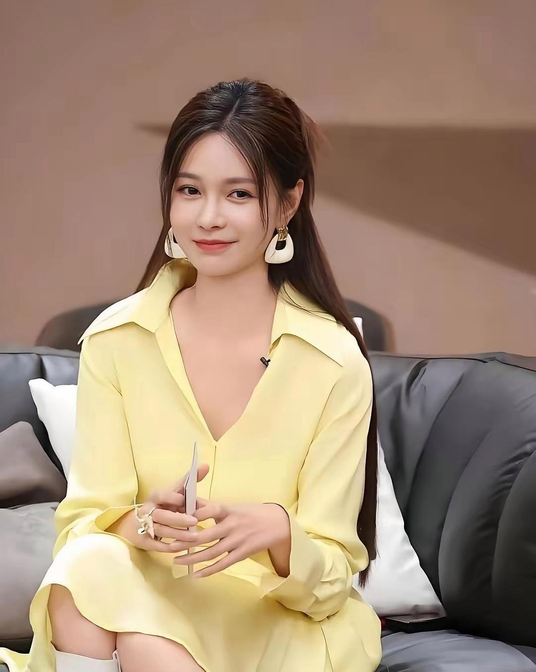3000万，婆婆当场就没话了。杜海涛在节目上忽然问沈梦辰，能给我妈3000万不。全场一下安静了。沈梦