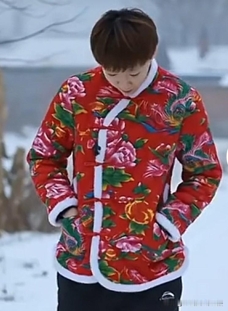 王曼昱选择沉默是金，既没分享生日也没总结比赛。比赛结束过生日，明明是一件很开心