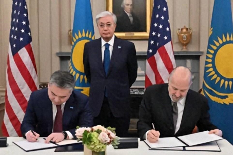 哈国2000万吨稀土卖美日！中国实施出口管制新规，哈国彻底傻眼！ 想靠中