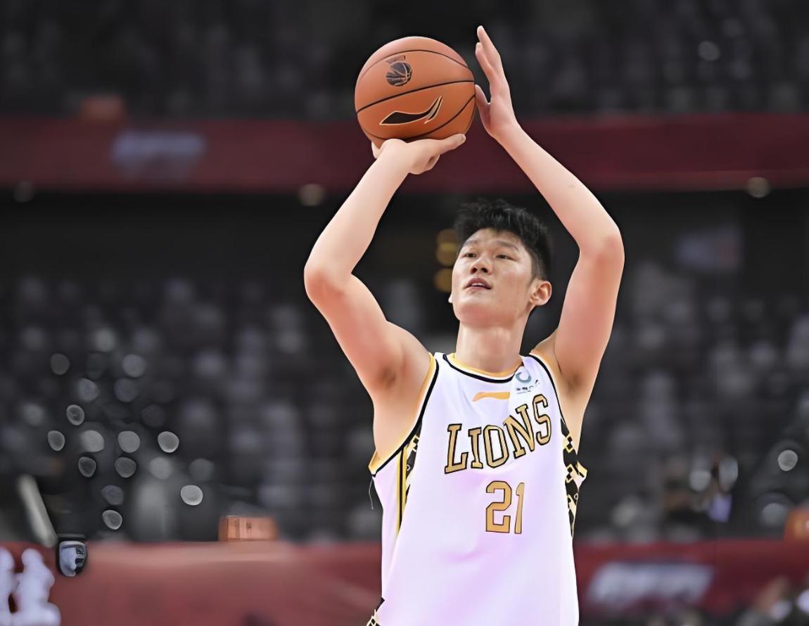 输广东20分，揪出3个表现最差之人，坑惨了广厦队！昨晚，CBA常规赛迎来了一场